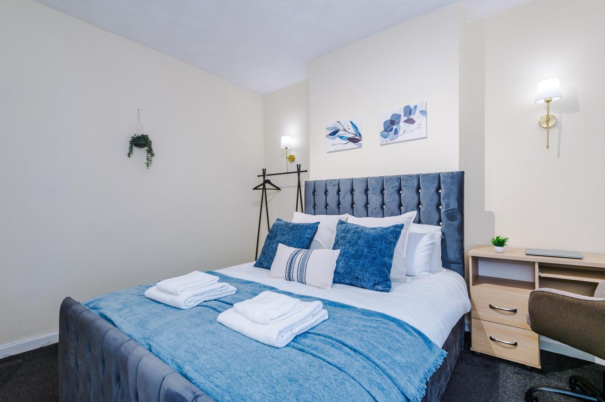 Cosy 3Bd Holiday Home, Sleeps 8, Ideal For Family And Groups, Nr Coop Live & Etihad, Free Parking * Manchester